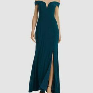 Aqua Women's Emerald Off-The-Shoulder Sweetheart Neckline Gown - Size 6